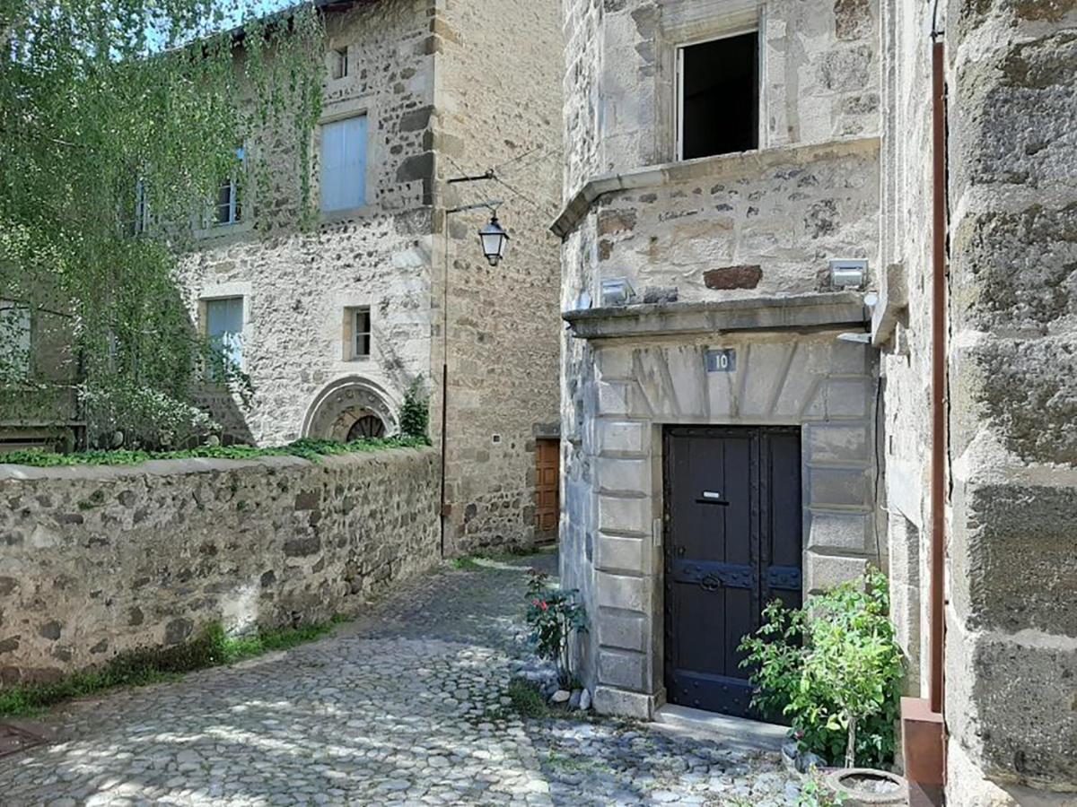 Maison Au Loup - Superbe Ancien Hotel Particulier Du Xvie Siecle Au Coeur De La Vieille Ville Du Puy Le Puy-en-Velay 外观 照片