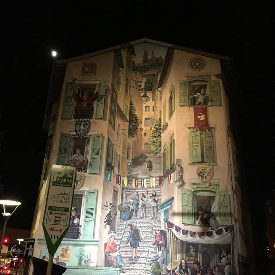 Maison Au Loup - Superbe Ancien Hotel Particulier Du Xvie Siecle Au Coeur De La Vieille Ville Du Puy Le Puy-en-Velay 外观 照片