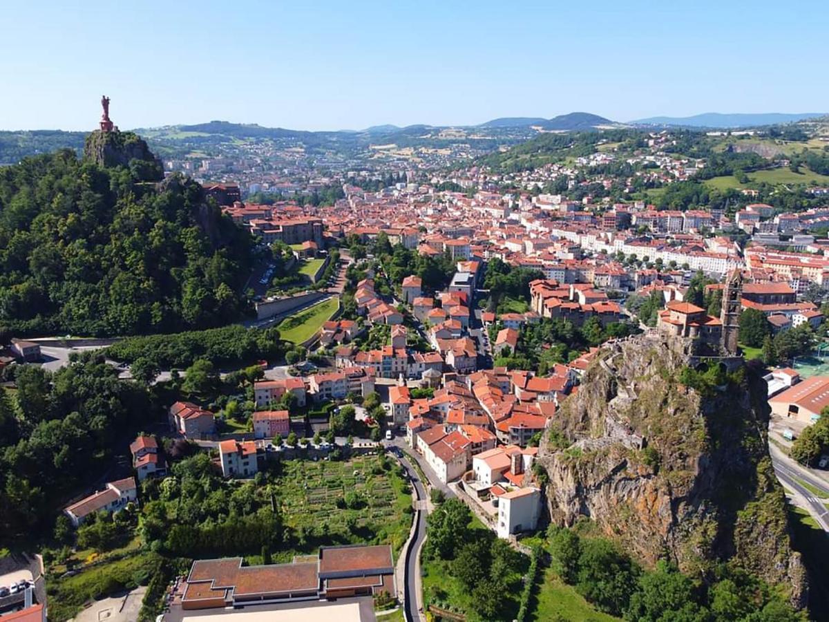 Maison Au Loup - Superbe Ancien Hotel Particulier Du Xvie Siecle Au Coeur De La Vieille Ville Du Puy Le Puy-en-Velay 外观 照片