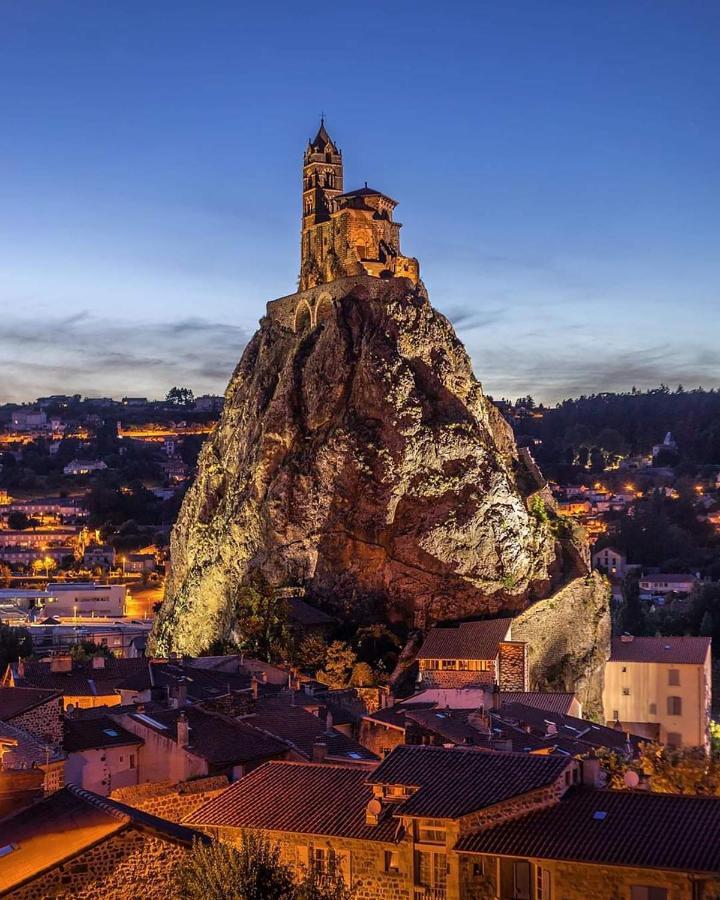 Maison Au Loup - Superbe Ancien Hotel Particulier Du Xvie Siecle Au Coeur De La Vieille Ville Du Puy Le Puy-en-Velay 外观 照片